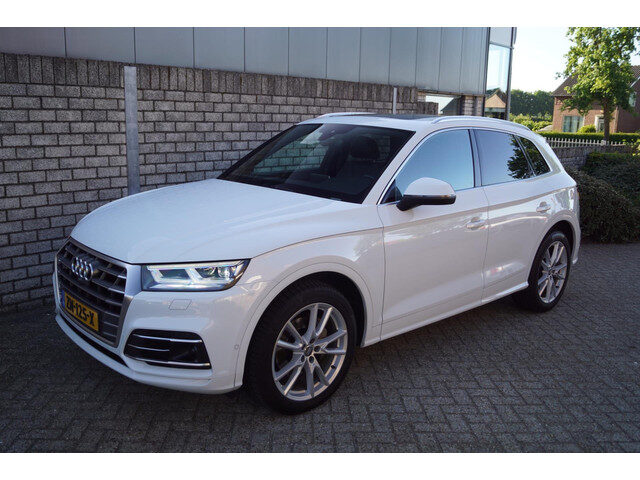Audi Q5 45 TFSI Quattro S Edition Autom Panodak Luchtvering Leder Adaptieve Cruise Navi Camera Clima