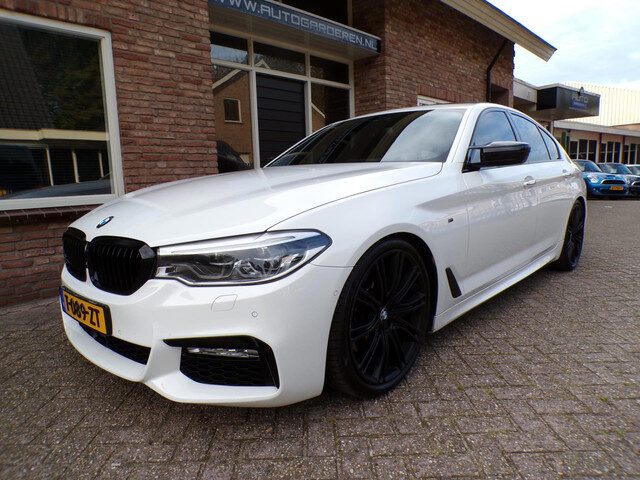 BMW 5 Serie 530d High Executive Automaat / M Pakket / Leder / Navi / Schuifdak / Head Up