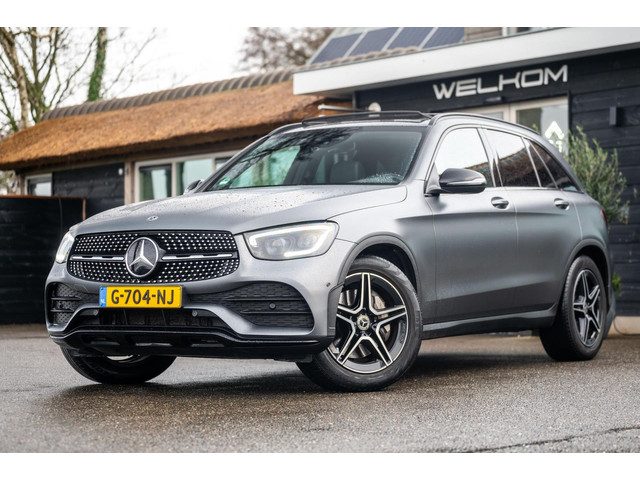 Mercedes-Benz GLC 200 AMG Line I Panodak I Sfeerverlichting I Adaptive Cruise I NL-Auto I NAP I Desi