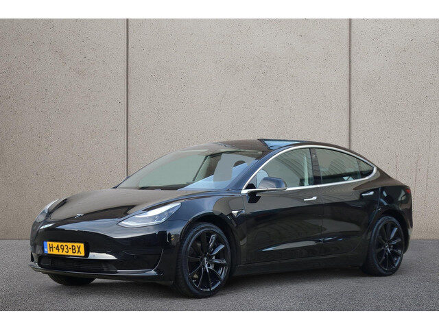 Tesla Model 3 Standard RWD Plus 60 kWh Inc. BTW | Zwart leer | Trekhaak | Panodak