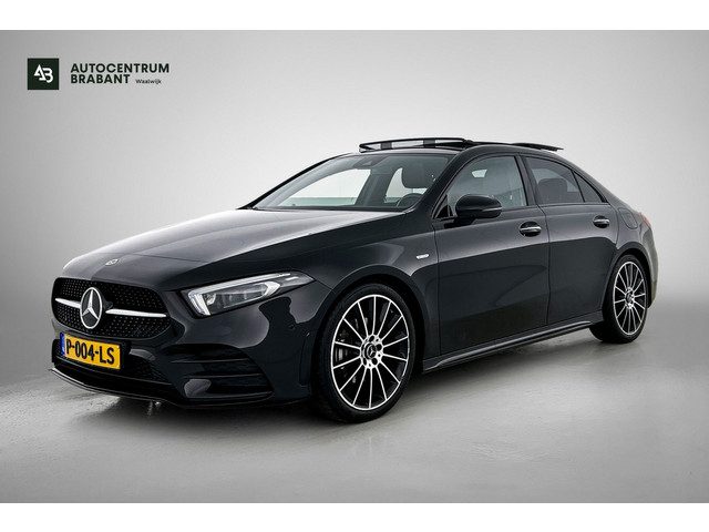 Mercedes-Benz A-Klasse 180 Business Solution AMG Night Upgrade Automaat (PANO, SFEERVERLICHTING, STO