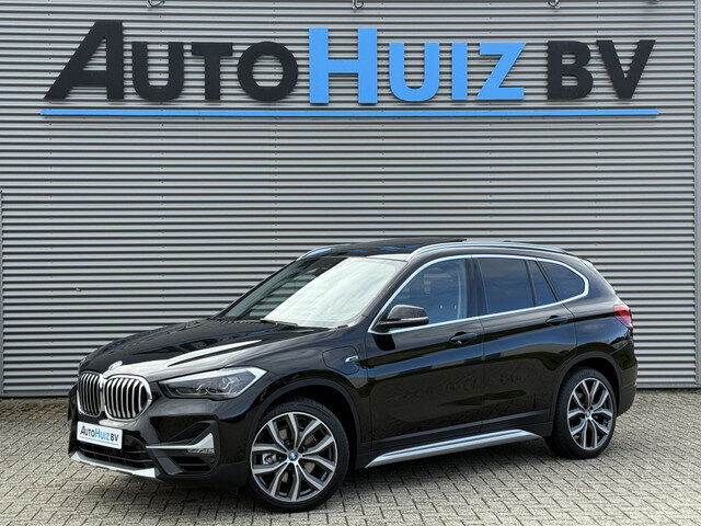 BMW X1 xDrive25e High Executive xLine Panoramadak Elek. Stoelverstelling Lederen Bekleding LED Trekh