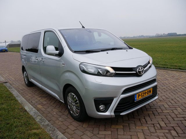 Toyota ProAce Shuttle 1.6 D-4D Cool Comfort Medium FULL OPTIONS 8-SEATS ** 10499 NETTO **