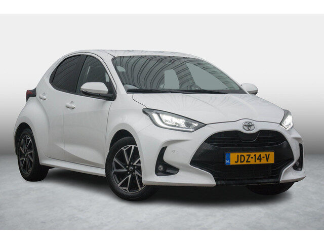 Toyota Yaris 1.5 VVT-i Dynamic PDC ACC Camera Lane Assist