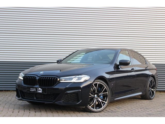 BMW 5 Serie 545e M-Sport Individual | LED | Harman Kardon | Stoelventilatie | 360 Camera | ACC | Tre