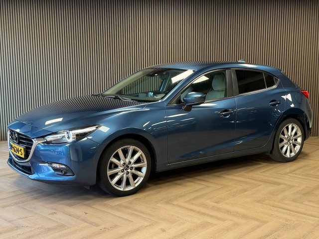 Mazda 3 2.0 SkyActiv-G 120 GT-M ACC CAMERA PARKEERSENSOREN VOOR EN ACHTER NAVI STUUR/STOELVERWARMING