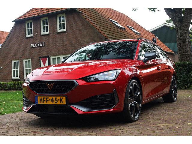 Cupra Leon Sportstourer 1.4 e-Hybrid 245 DSG. | FR Uitgevoerd | 19 Inch | Adap. Cruise | Full Led |