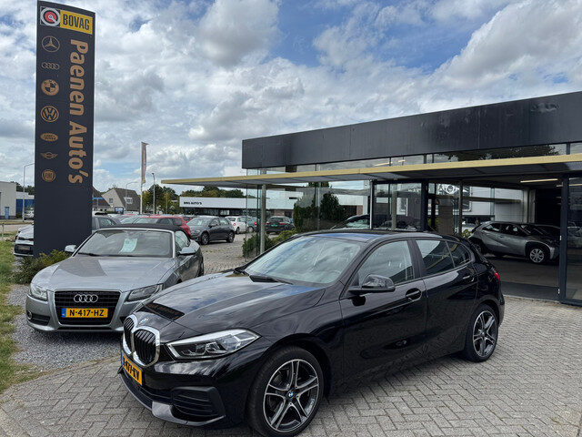 BMW 1 Serie 118i High Executive|Navi|Carplay|Stoelverwarm|LED