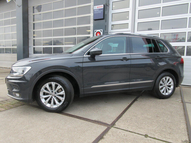 Volkswagen Tiguan 1.5 TSI Comfortline Business / Panodak / Trekhaak / Carplay