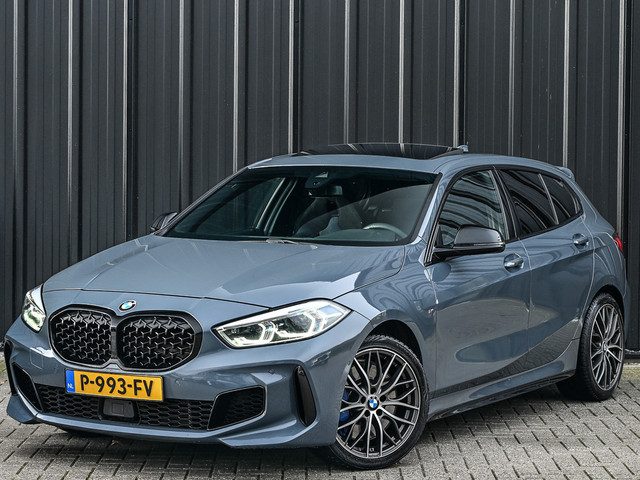 BMW 1 Serie M135i xDrive High Executive · M- sport · Panoramadak · Camera · Active cruise · Harman/K