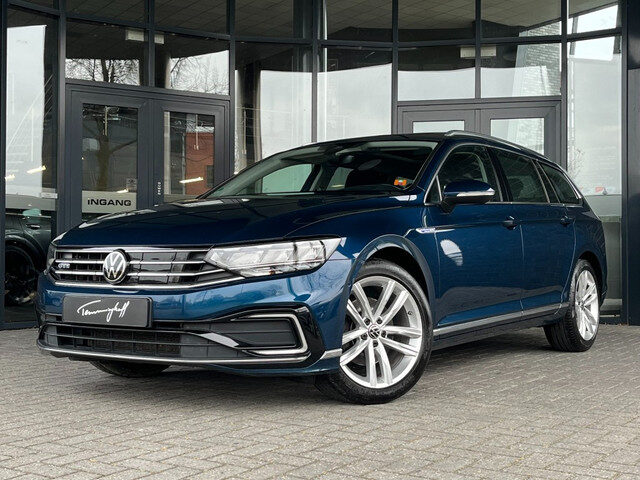 Volkswagen Passat VARIANT 1.4 TSI PHEV GTE - PANO - HEAD UP - CAMERA