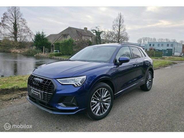 Audi Q3 35 TFSI S-Line / Pano / Carplay / El. Trekh. / Luxe