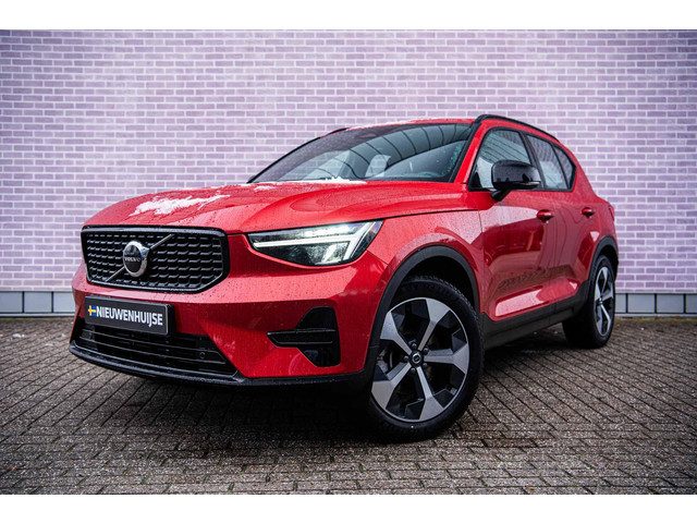 Volvo XC40 2.0 B4 Plus Dark