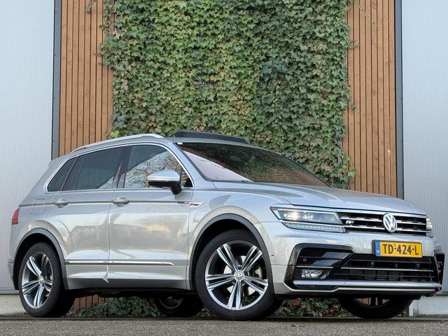 Volkswagen Tiguan 1.4 TSI ACT Comfortline R-Line|PANO|TREKHAAK|VIRTUAL|360''