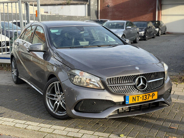 Mercedes-Benz A-Klasse 180 AMG Line | 18” LMV | Stoelverwarming | Cruise control | Navigatie |