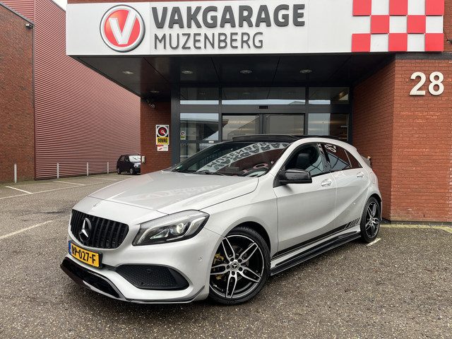 Mercedes-Benz A-Klasse 180 AMG Night pakket // FULL LED // NAVI // PANO/SCHUIFKANTELDAK // PDC V+A /