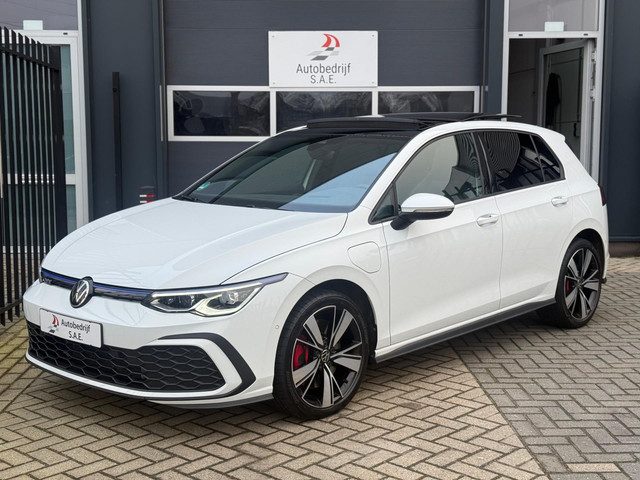 Volkswagen Golf 1.4 eHybrid GTE 245 pk IQ LIGHT HUD PANO SFEER CARPLAY