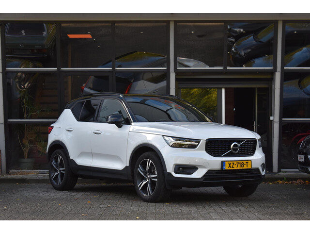 Volvo XC40 2.0 T4 R-Design
