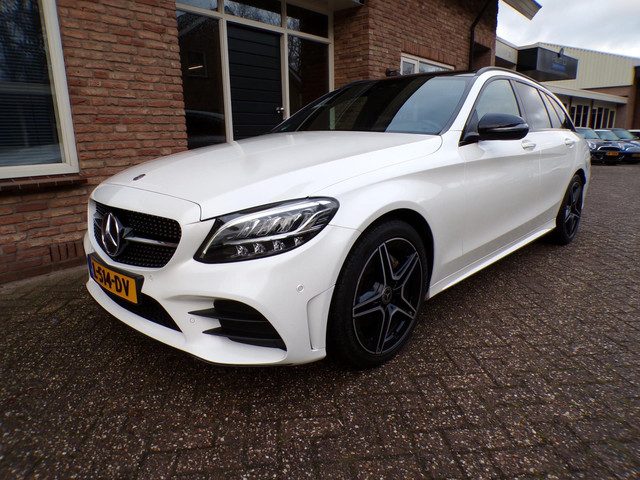 Mercedes-Benz C-Klasse Estate 180 Business Solution AMG Leder / Navi / Panoramadak / Camera