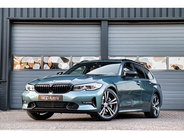 BMW 3 Serie touring 330i Sport Line /LASER-LED/PANODAK/HUD/MEMORY/STOEL+STUURVERW./KEYLESS/TREKHAAK!