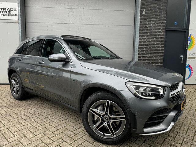 Mercedes-Benz GLC 300e 4MATIC Premium [Pano | Camera | Dodehoek | AMG-styling]