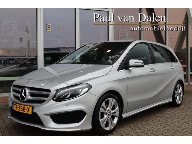 Mercedes-Benz B-Klasse 180 AUTOMAAT AMG STYLING Navi | Trekhaak | Camera | Stoelverw. | 17 Inch Lm |