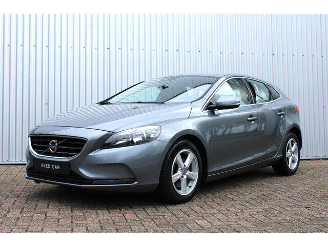 Volvo V40 T2 Momentum
