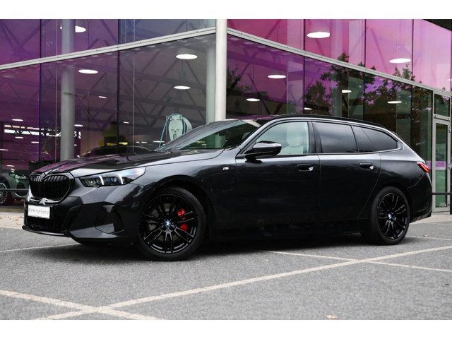BMW 5 Serie touring 550e xDrive M Sport Automaat