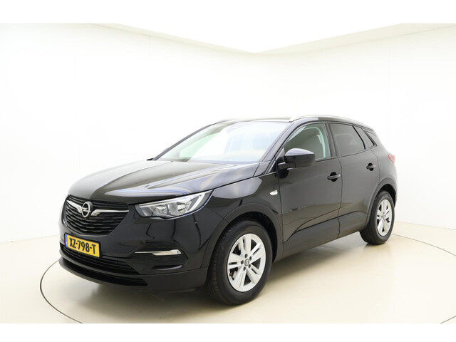 Opel Grandland X 1.2 Turbo Business +