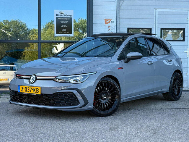 Volkswagen Golf 2.0 TSI GTI Performance, PANO, IQ, CAMERA