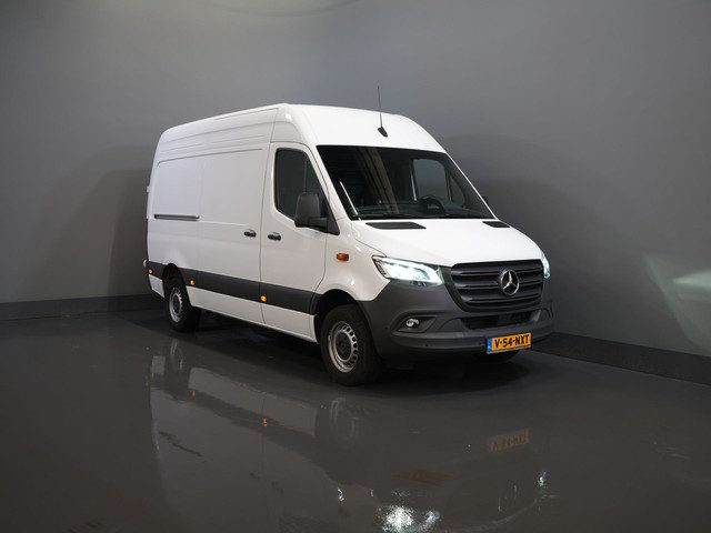 Mercedes-Benz Sprinter 317 CDI Aut. L2H2 3.5t Trekverm./ LED/ Gev. Stoel/ 270 Gr.Deuren/ Stoelverw./