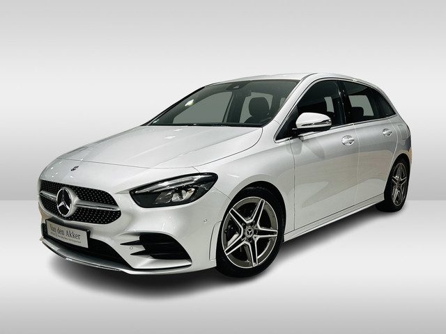 Mercedes-Benz B-Klasse 180 AMG // Trekhaak // Camera // Elek. Achterklep // Carplay // LED Koplampen