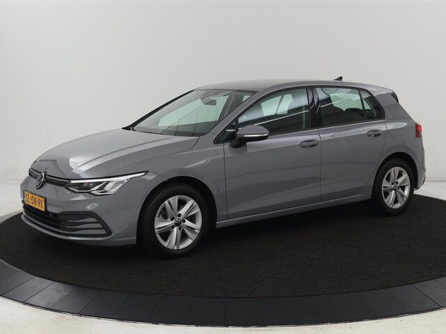 Volkswagen Golf 1.0 eTSI Life | Camera | Carplay | Navigatie |