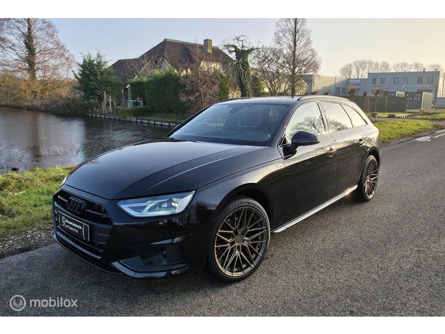 Audi A4 Avant 35 TFSI S-line / El. Trekh. / Navi / Leder