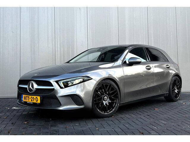 Mercedes-Benz A-Klasse 180 Business Solution AMG Line_Carplay_Camera_cruise