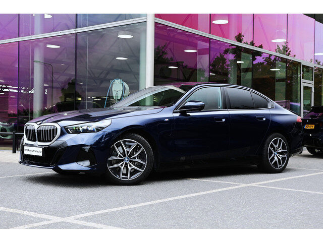 BMW 5 Serie 550e xDrive M Sport Automaat