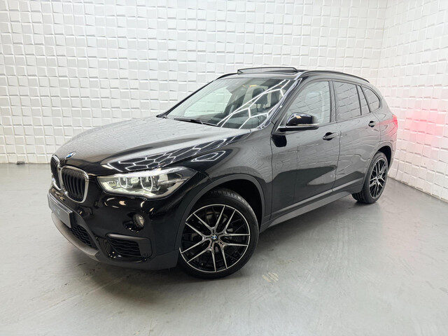 BMW X1 SDrive18i High Executive AUTOMAAT PDC PANO LEER
