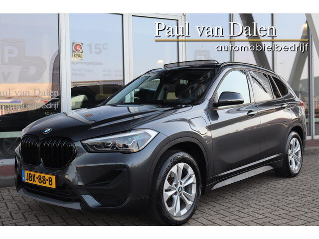 BMW X1 (f48) XDRIVE 25e 220PK AUTOMAAT EXEC. Panodak | Groot Navi | Cruise | Head Up | Electr.Klep |