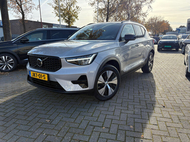 Volvo XC40 1.5 T4 Plug-in hybrid Plus Dark / Panorama-dak / Harman-Kardon / camera / stuur en stoel