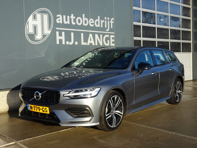 Volvo V60 2.0 B3 Momentum Advantage