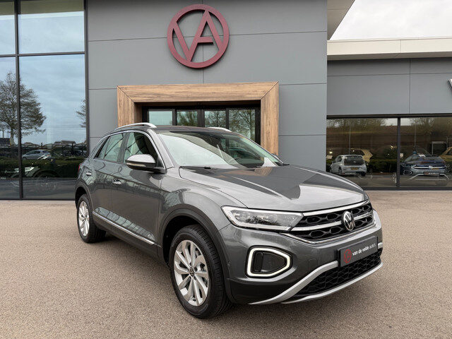Volkswagen T-Roc 1.5 TSI 150pk DSG Style | Dode hoek | Camera | Keyless | Elek. Achterklep | Rijklaa