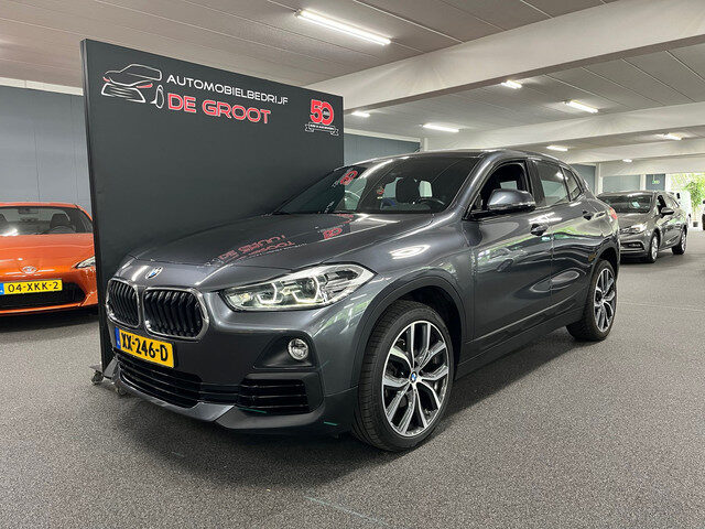 BMW X2 SDrive18i Executive / NL-auto / Navigatie