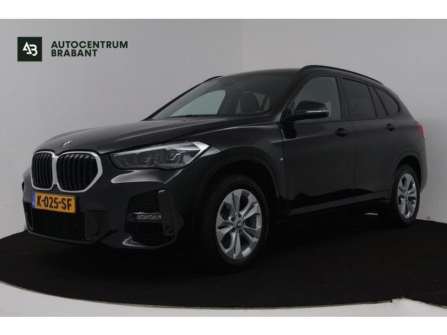 BMW X1 SDrive20i High Executive M Sport (M-PAKKET, STOELVERWARMING, NAVIGATIE, CRUISE CONTROL ADAPTI