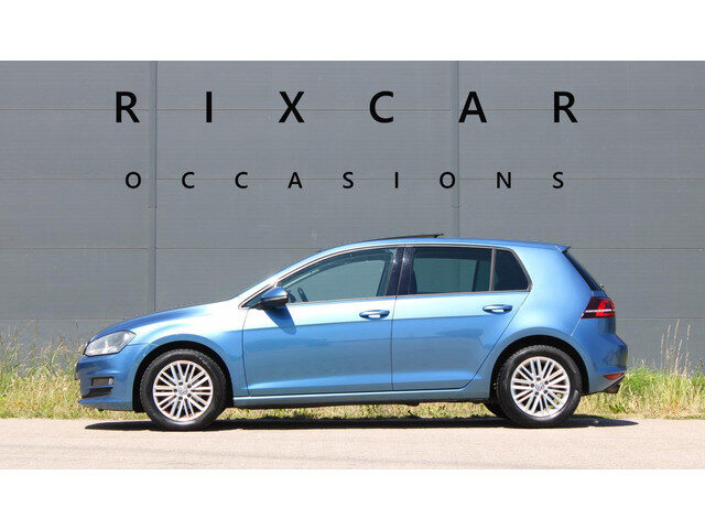 Volkswagen Golf 1.2 TSI Highline Panodak Stoelverwarming ParkTronic