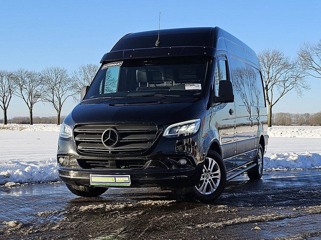 Mercedes-Benz Sprinter 319