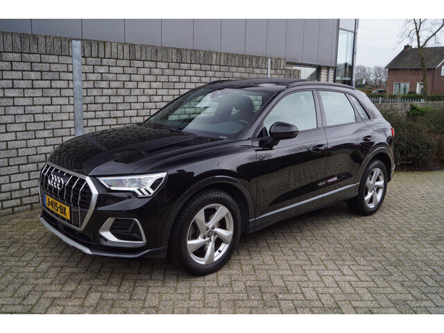Audi Q3 40 TFSI Quattro Business Edition Autom Leder Panodak Navi Audi Drive Select Clima LED Kopl C
