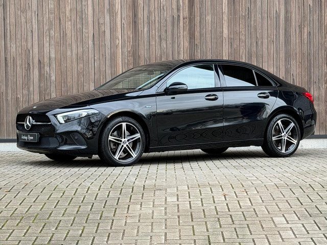Mercedes-Benz A-Klasse 250 e Premium / Adaptief Cruise /
