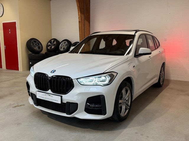 BMW X1 XDrive25e High Exec. M-Sport - Panorama - HuD - Camera - Keyless