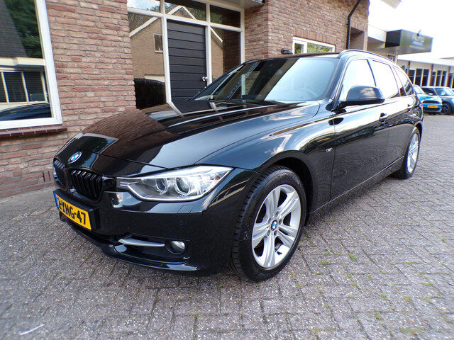BMW 3 Serie touring 328i High Executive Automaat / Leder / Navi / head Up