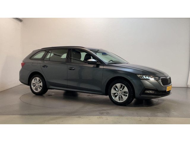 Škoda Octavia Combi 1.0 e-TSI DSG Business Edition Virtual Cockpit Parkeersensoren Navigatie